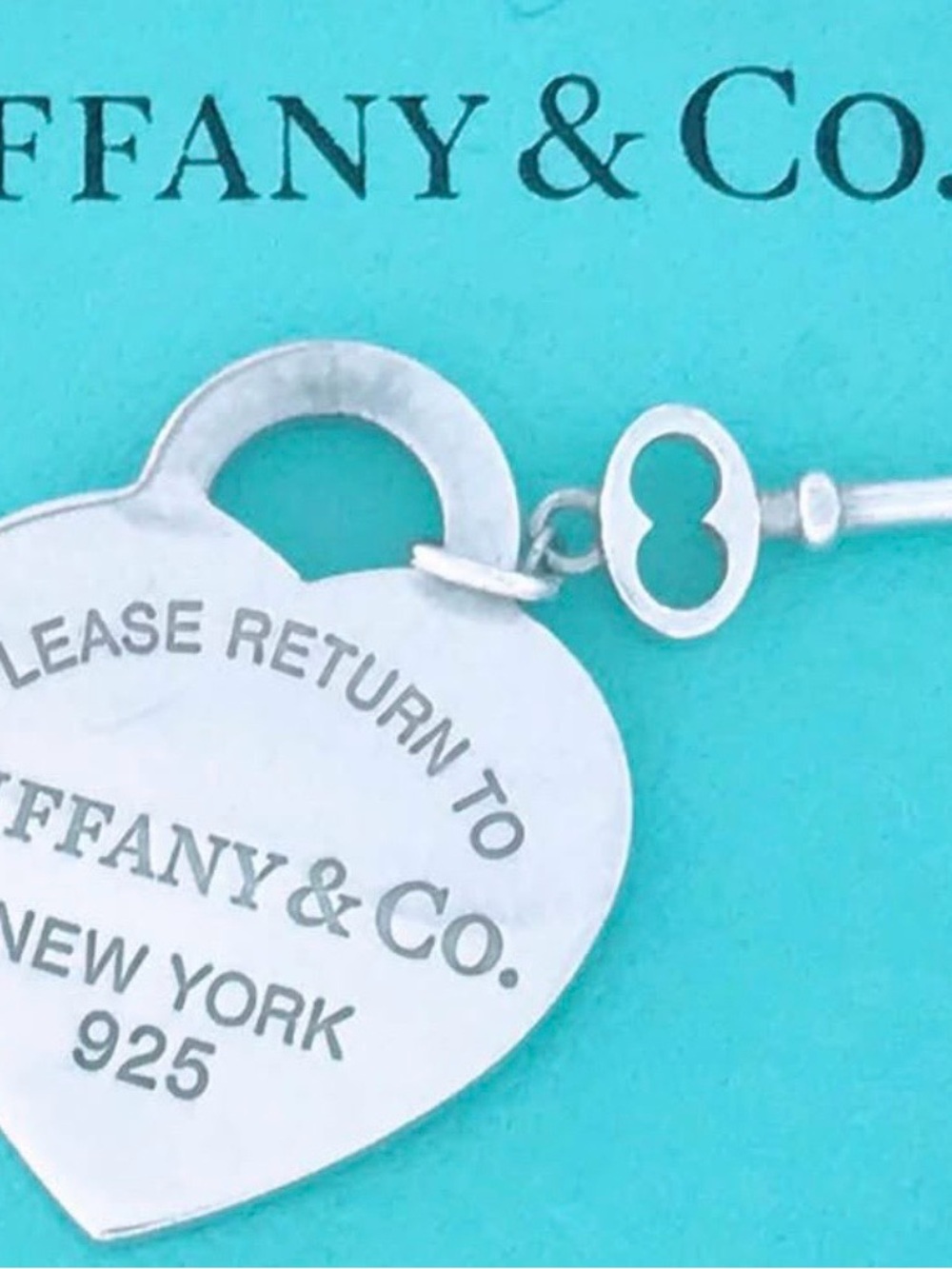 🩶Return To Tiffany 🩶 🗝️ Heart/Key 🩶 🗝️ Pendant Charm 🩶